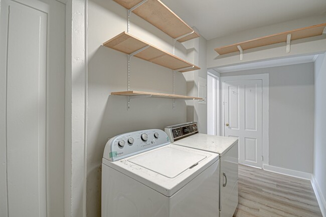 Photo - 639 S Poplar St Apartment Unit 639-D