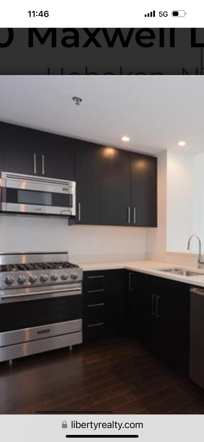Building Photo - 1100 Maxwell Ln Unit 705