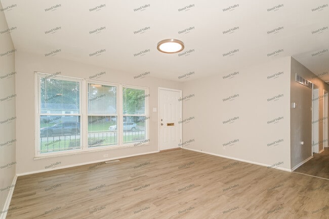 Photo - 6 Alandale Ct