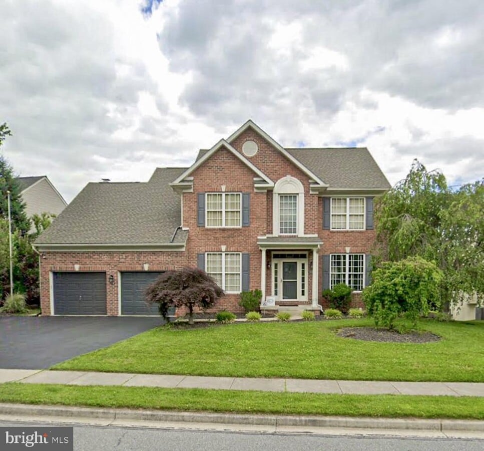 Photo - 2242 W Greenleaf Dr