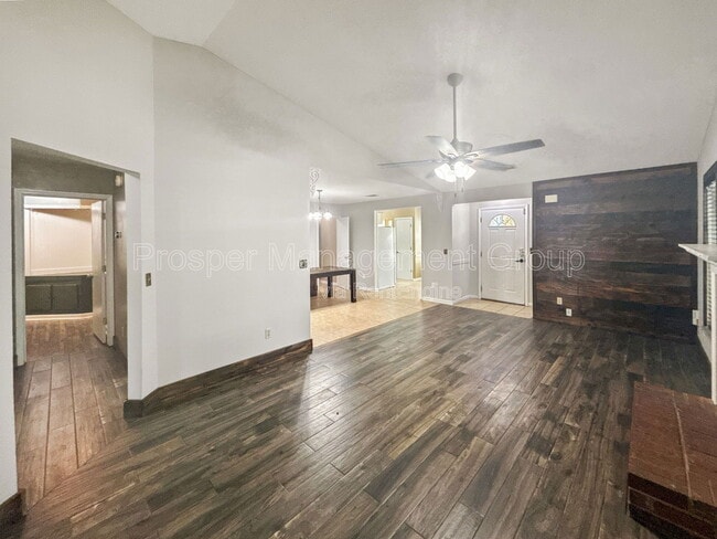 Photo - 8108 Halifax Way