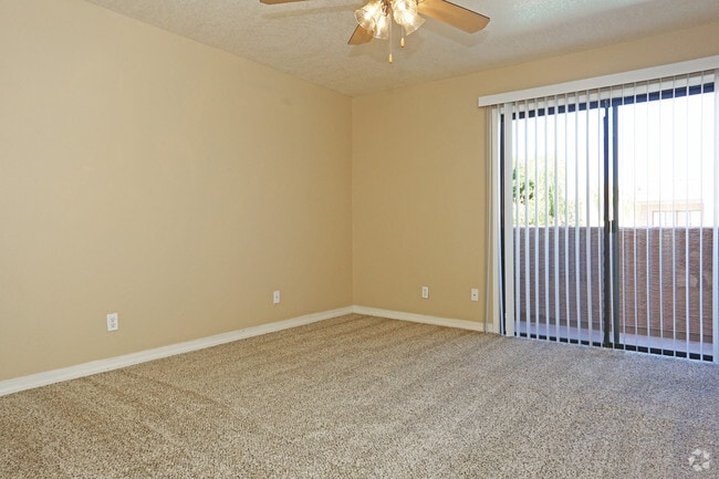 2BR, 2BA - Regency Upgraded 920 SF