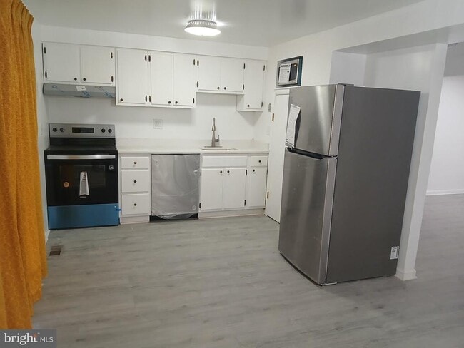 Building Photo - 9155 Throgmorton Rd