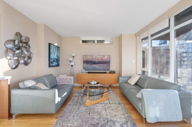 Photo - 1372 Seymour St Unit SI ID1571026P