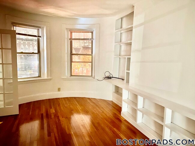 752 Huntington Ave Unit 1