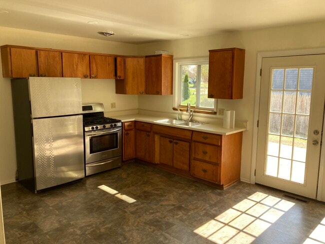 Photo - 43 Eagan Blvd