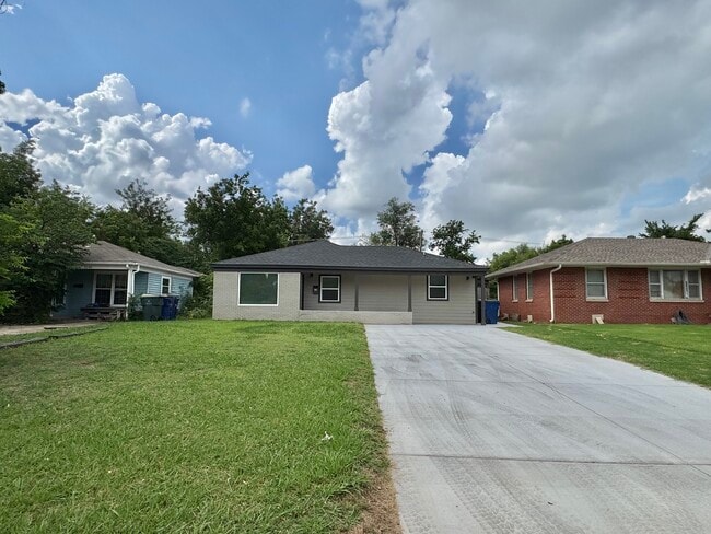 2144 Westchester Dr