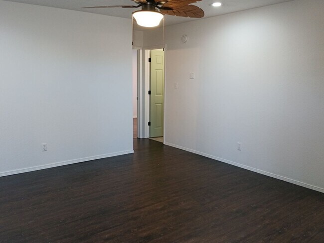 Photo - 3 Bedroom, 1 Bathroom Home! Schedule a Sho...