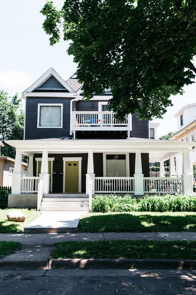 Building Photo - 2217-2217 Grand Ave S Unit 2215 Grand Ave South