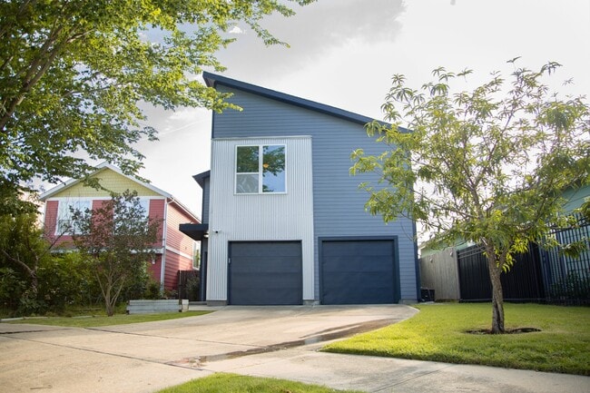 Building Photo - 1039 Hillstar St