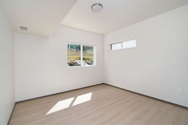 The Vistas Apartments at Beacon Hill