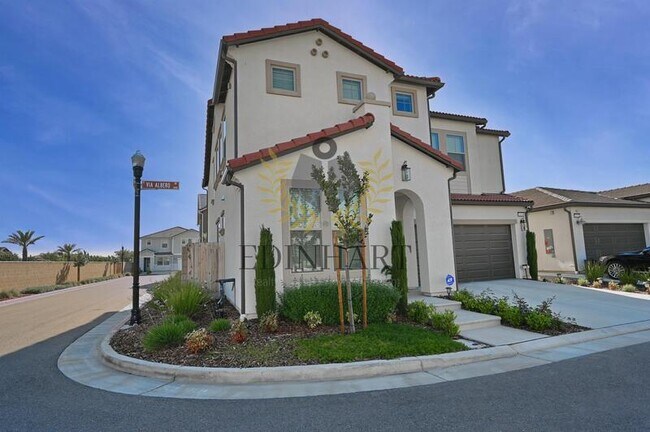 Photo - 1439 E Via Albero Dr