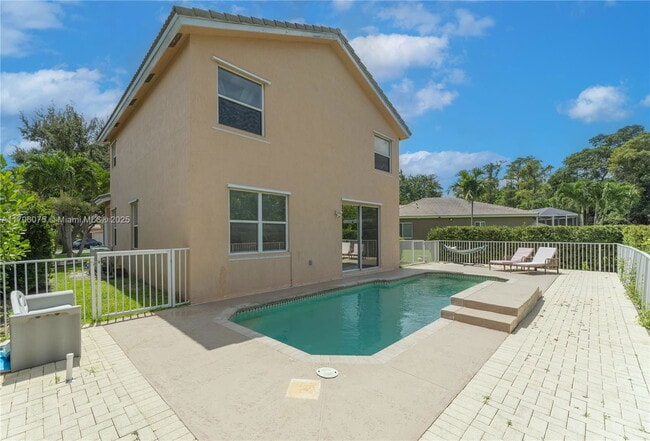 Photo - 7423 NW 70th Ave