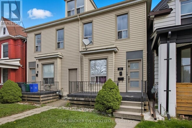 Photo - 296 Emerald St N Unit 1