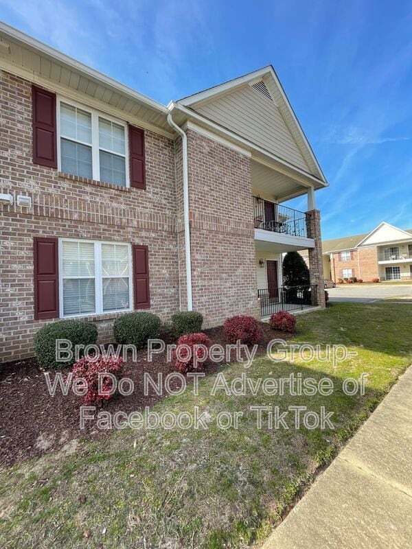 Building Photo - 1761 Renwick Dr