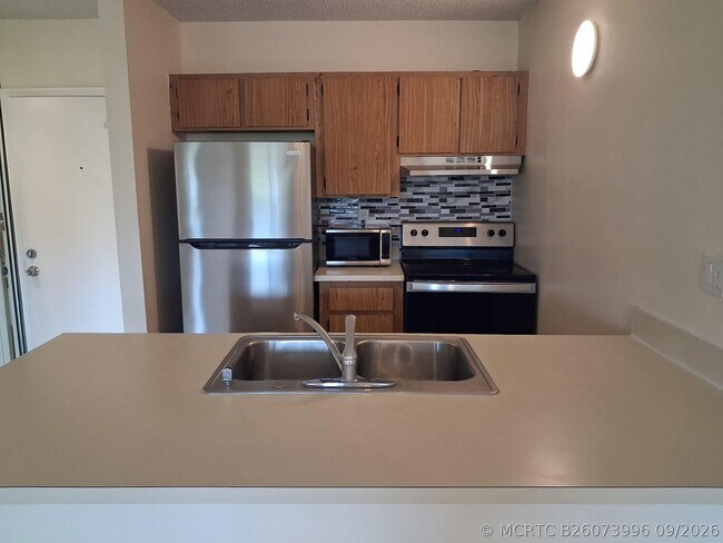 2401 Riverside Dr Unit 517