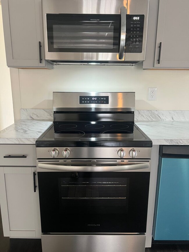 Photo - 758 W King St Unidad 1st Floor