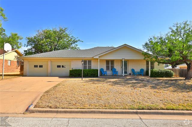Building Photo - 2810 Arrowhead Dr Rental