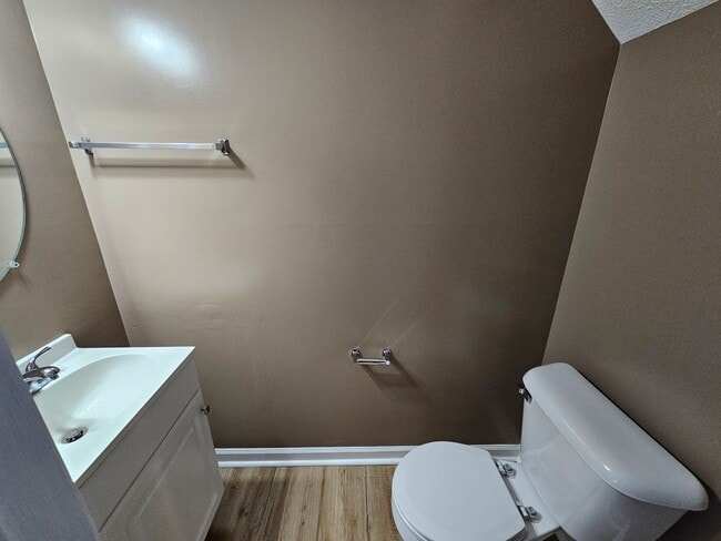 Photo - Well maintained Townhome w/ Large Yard