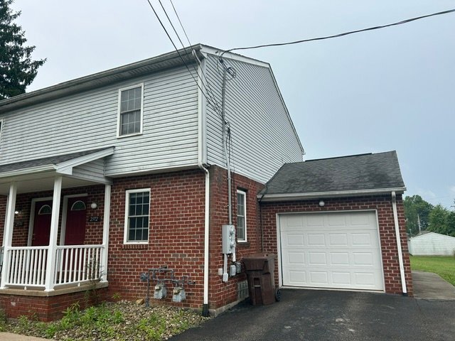 Building Photo - 2972 Tibbetts Wick Rd