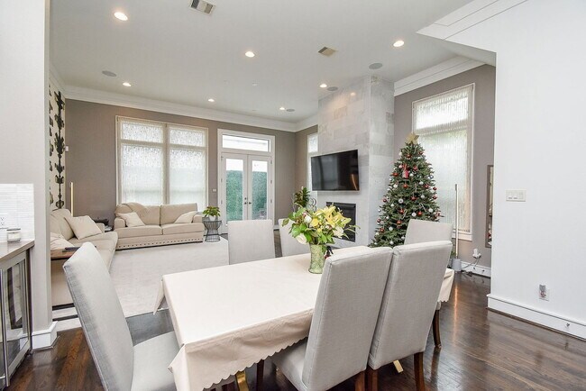 Building Photo - 1211 Rosine St