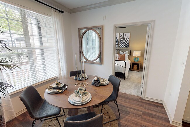 Separate dining room - Promenade Park