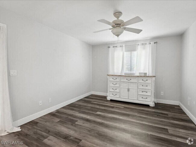 Building Photo - 17452 Woodland Trace Dr Unit F Rental