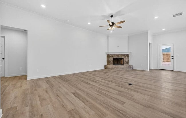 Photo - 620 E 16th St