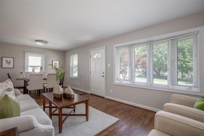 Photo - 130 St Maurice Ln