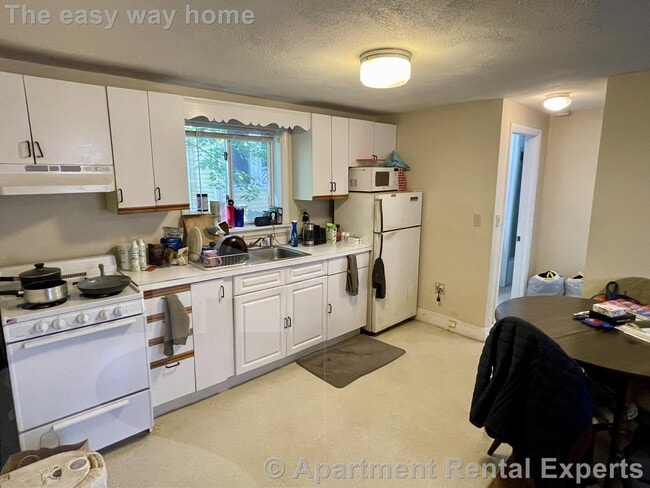 Building Photo - 123 Amory St Unit #1