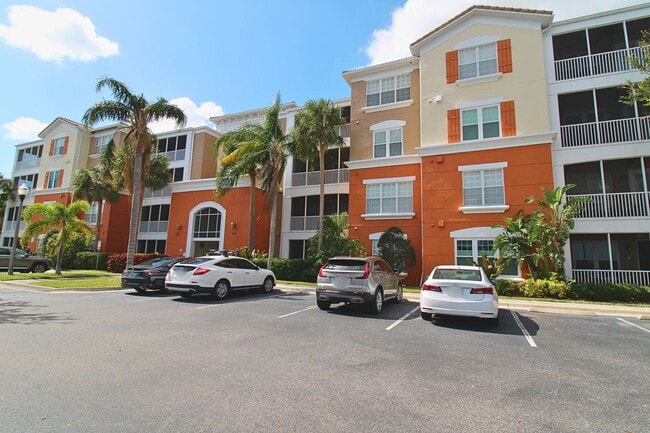 Building Photo - Unfurnished Serene Lakeside Living: Spacio... Rental