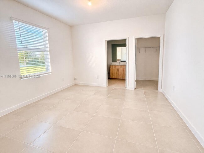 Photo - 627 NE 1st Ave Unidad 1