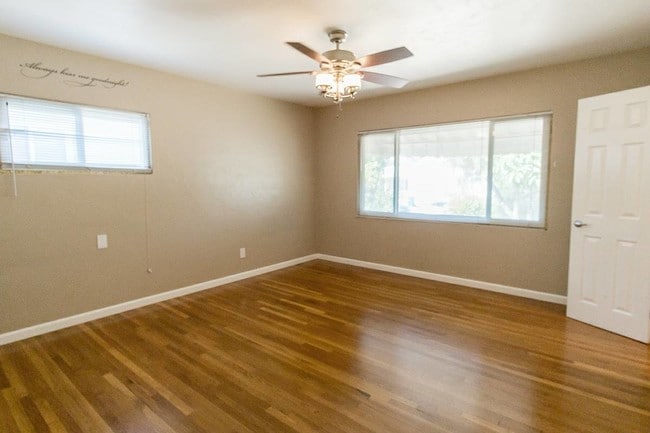 Photo - 5227 E Falls View Dr