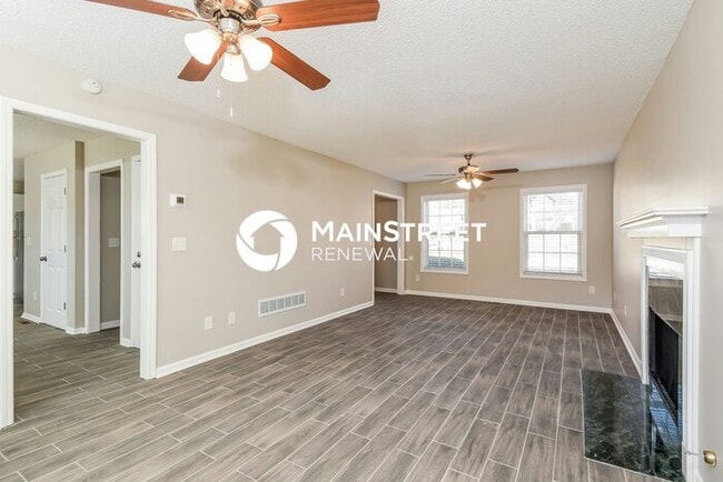 Photo - 3 Bedroom Pet-Friendly Home in AUSTELL, GA with Main Street Renewal