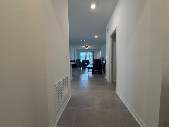 Photo - 652 Grove St