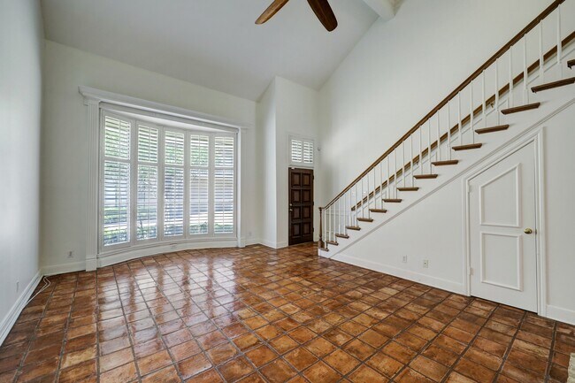 Photo - 2313 Nantucket Dr