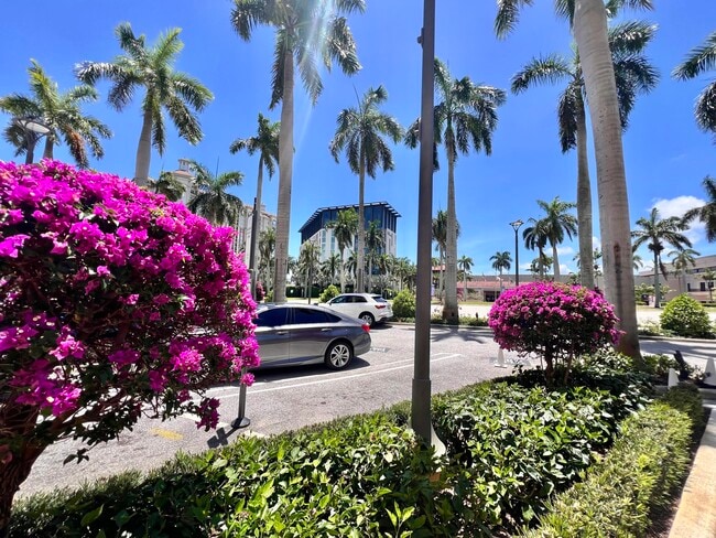 Photo - 651 Okeechobee Blvd Unidad 706