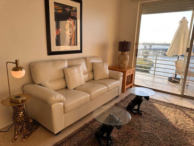 Building Photo - 7882 Sailboat Key Blvd S Unit 505