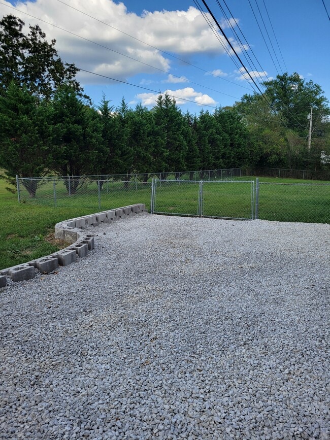 Photo - 566 Turkey Oak Rd