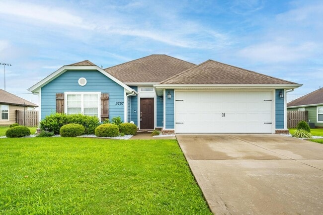 Building Photo - Modern 3-Bed Home in Prime Springdale Location
