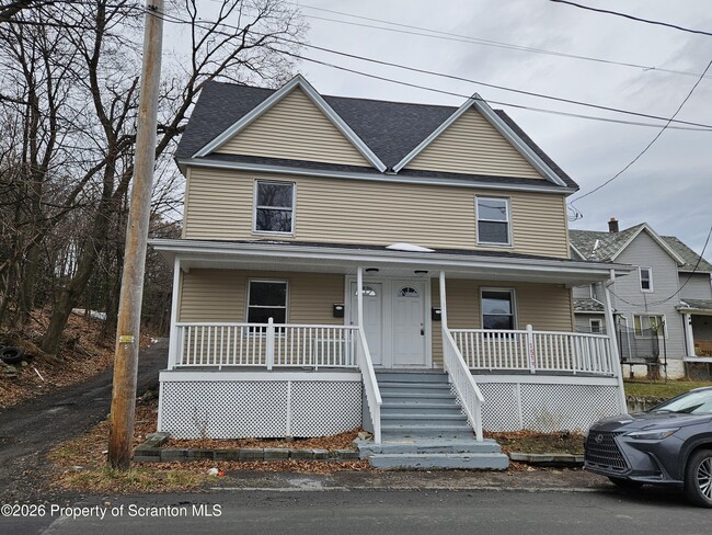 Building Photo - 1515 Brick Ave