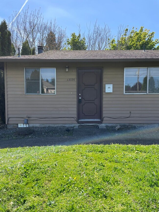 Building Photo - 13330-13330 E Burnside St Unit 13330 Rental