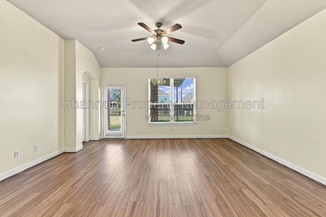 24250 Prairie Glen Ln