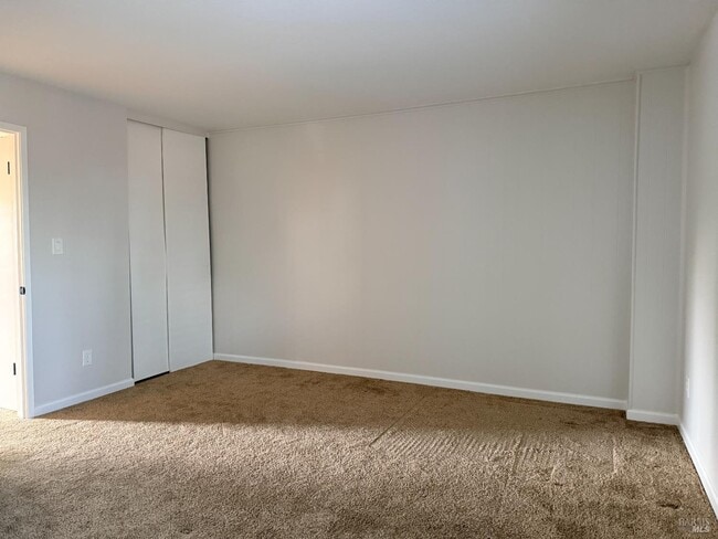 Photo - 825 First St