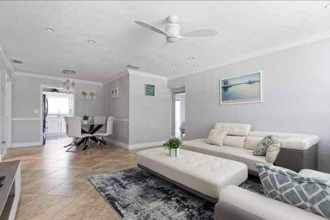 Photo - 337 Balsam St