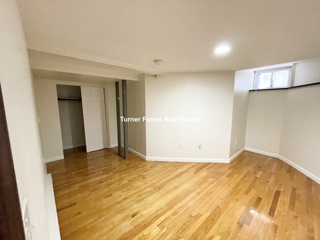 Photo - 157-165 Hemenway St Apartments
