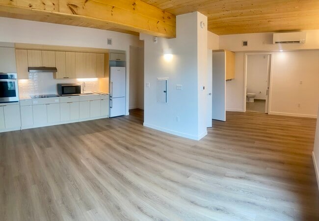 Photo - 154 Broadway Unidad 310