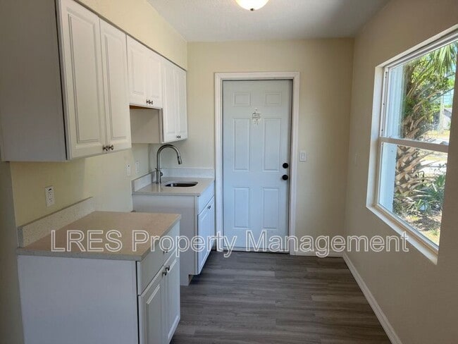 Photo - 2204 W Pine St