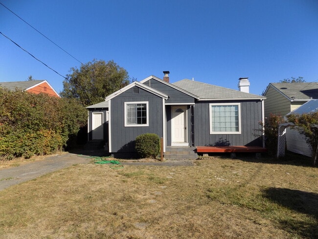 Building Photo - 4501 Thompson Ave Rental