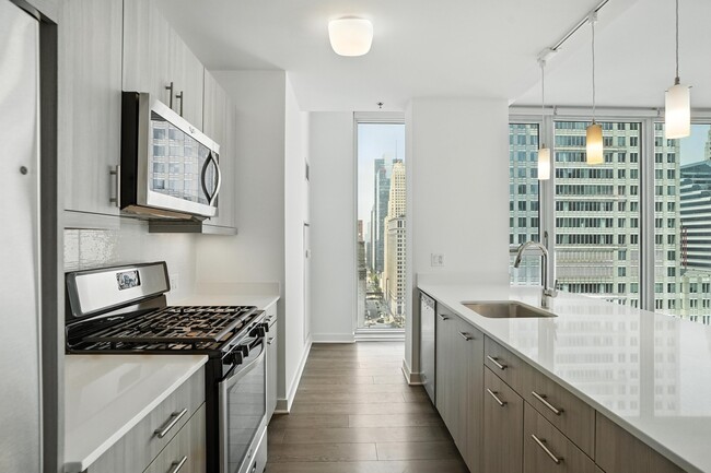 Photo - 37 W Randolph St